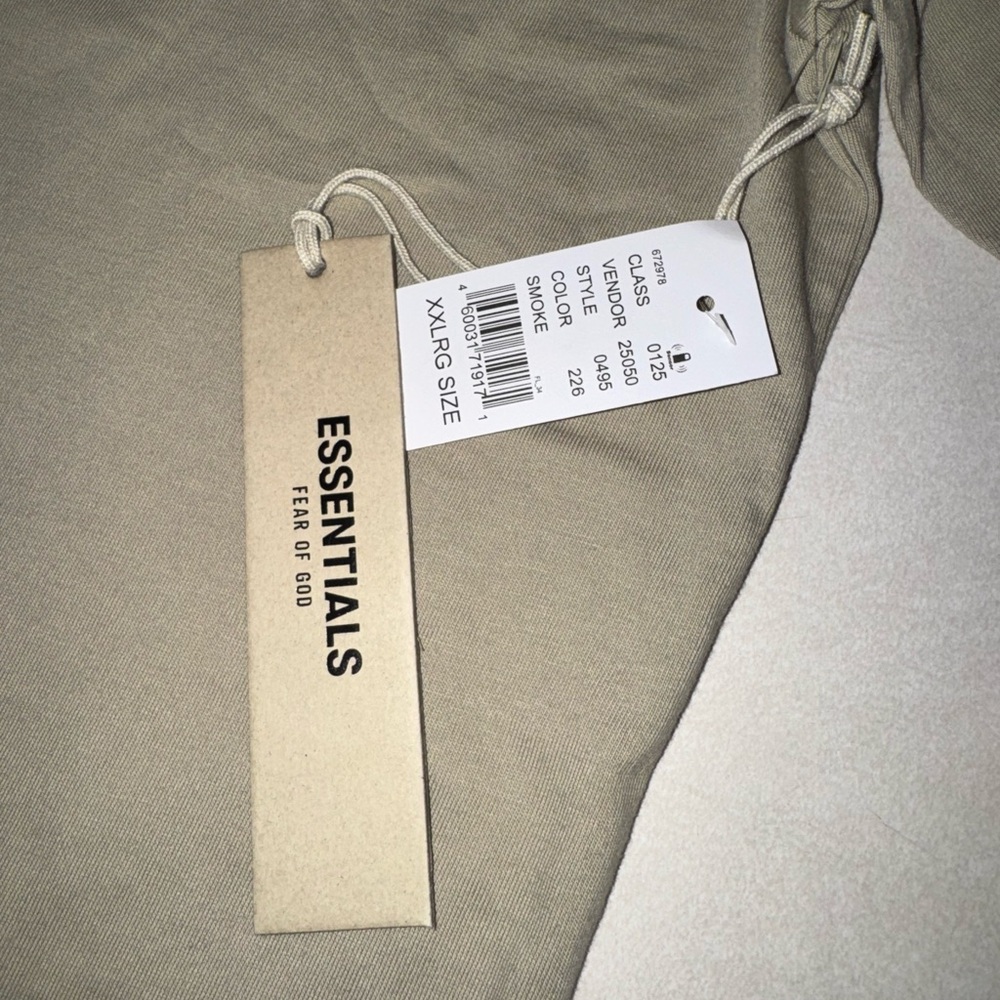 NWT Fear of God Essentials T-shirt XXL 2XL Tan Beige - Picture 2 of 6
